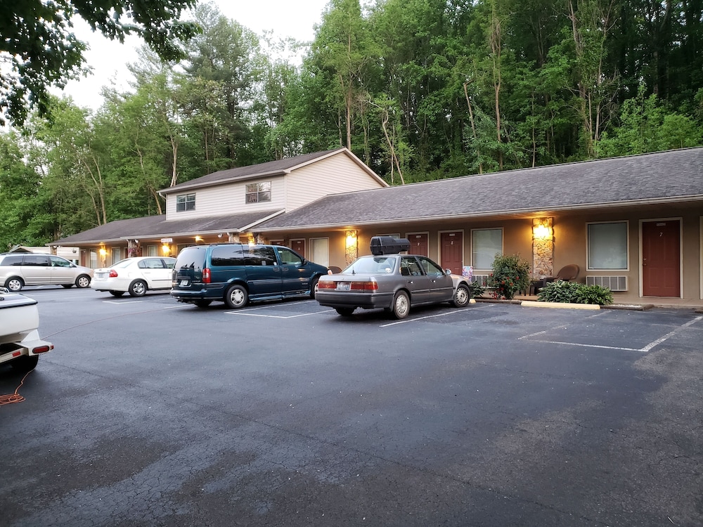 Chatuge Mountain Inn - photo 29
