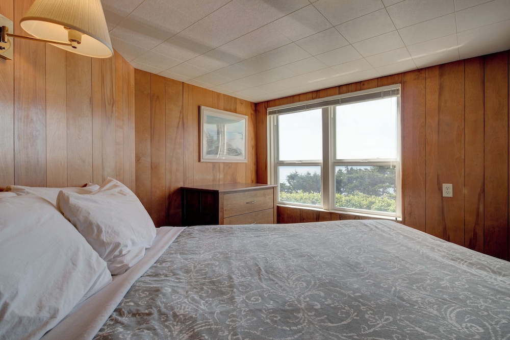 Ester Lee Oceanview Inn - photo 6