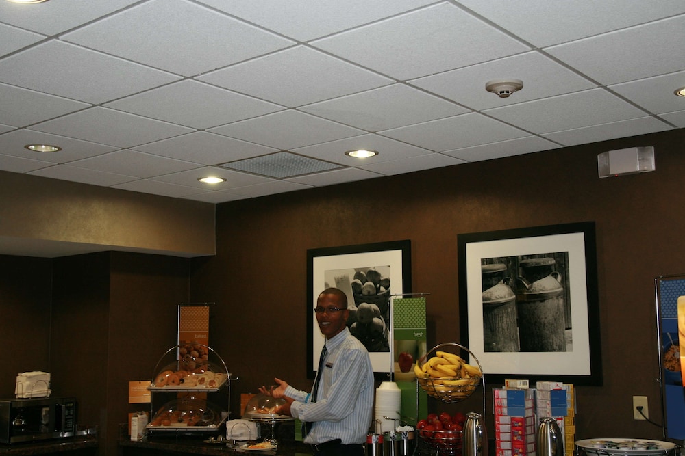 Hampton Inn & Suites Lebanon - photo 42