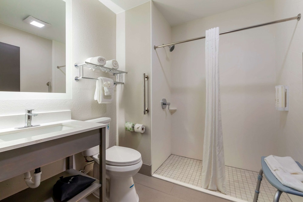 Red Roof Inn & Suites Tomah - photo 26