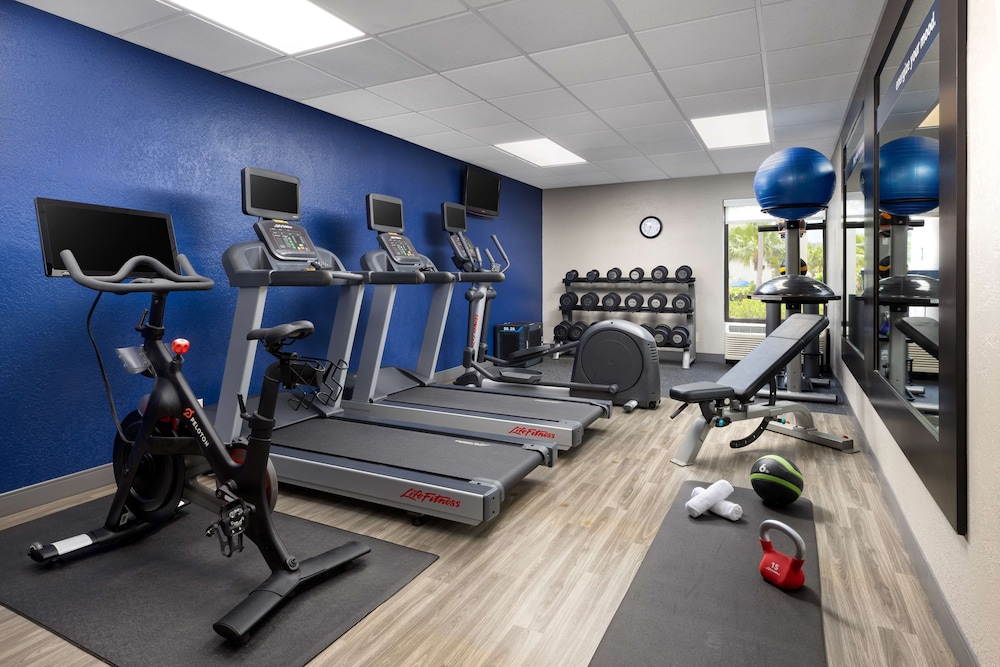 Hampton Inn Naples Central - photo 23