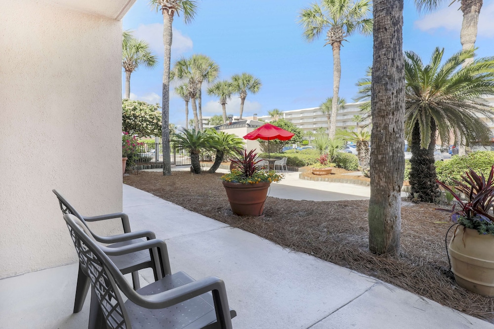 Hampton Inn Ft. Walton Beach - photo 39