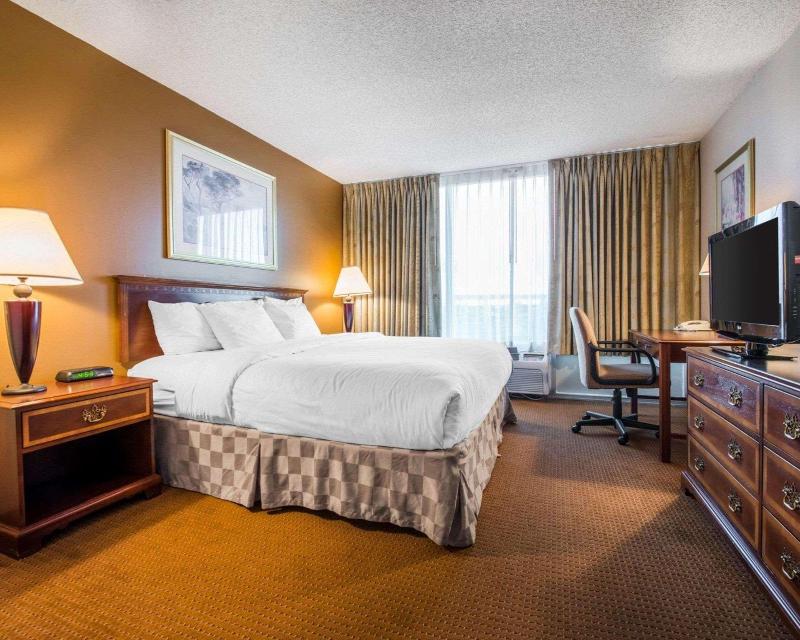 Clarion Inn And Events Center Pueblo North - photo 17