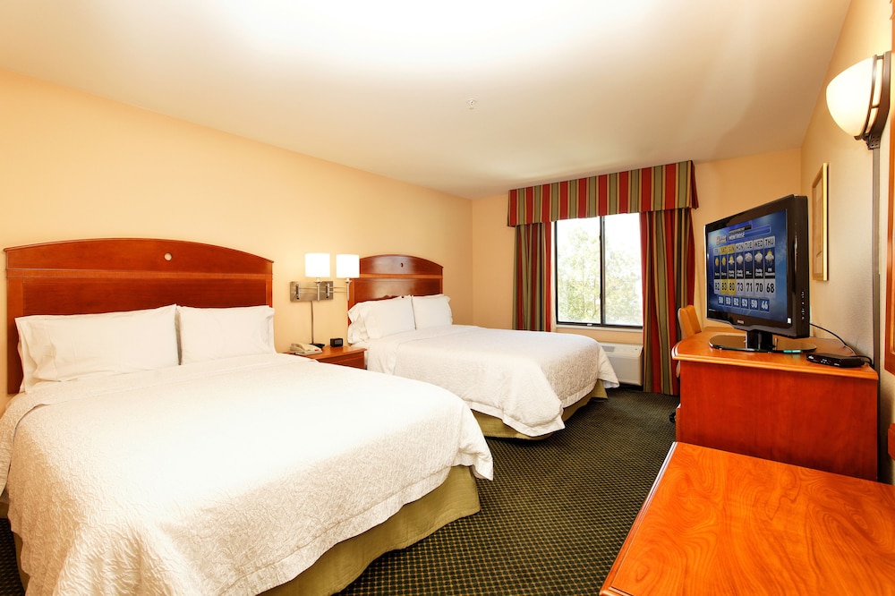 Hampton Inn Montrose - photo 13