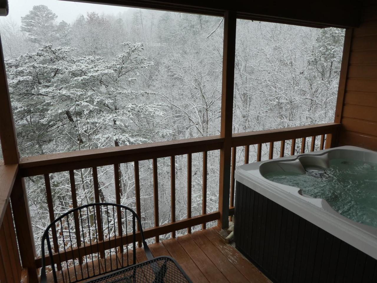 Ladybug Resort Romantic Cabin with Mountain Views Game Room Close To Dollywood - photo 24