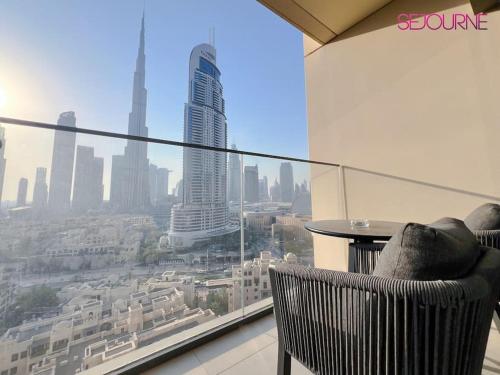 2BR Stunning Full Burj Khalifa View - carbon neutral hotel in Dubai
