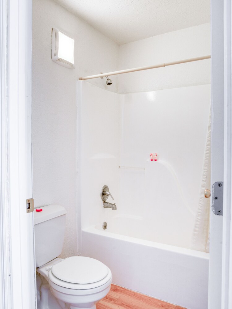 OYO Hotel Columbia SC West - photo 18