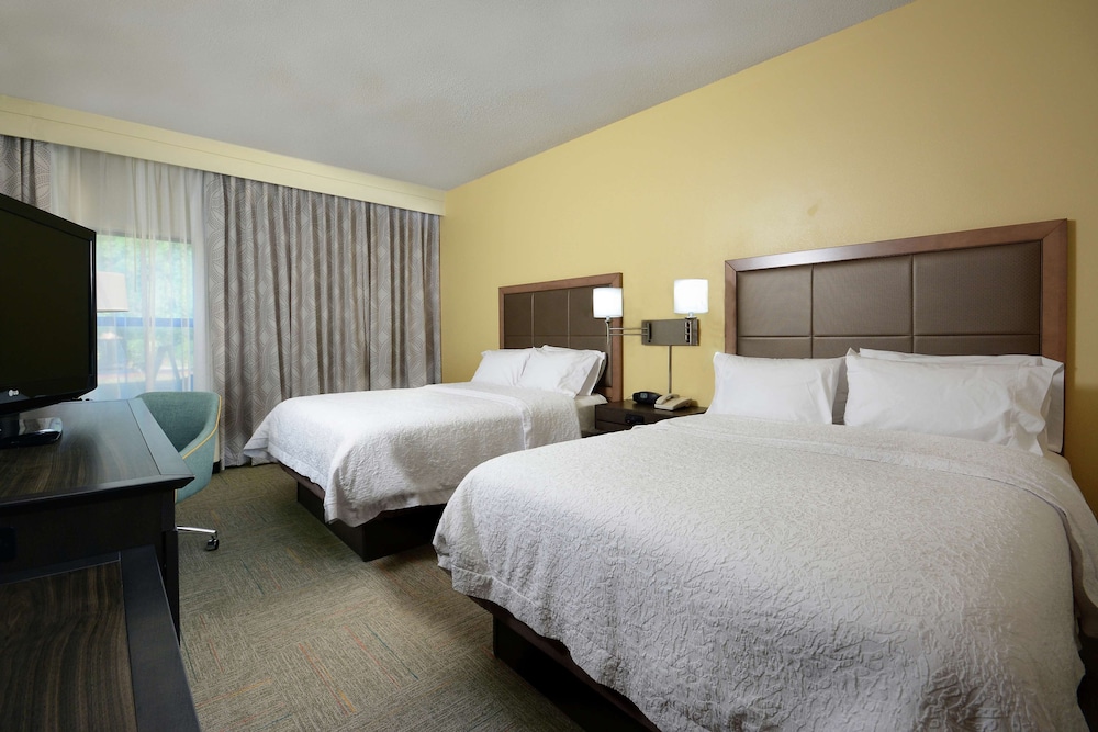 Hampton Inn Martinsville - photo 13