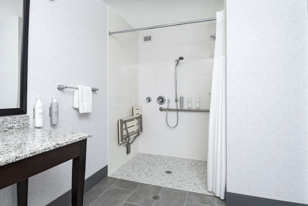 Hampton Inn & Suites Raleigh Downtown - photo 79