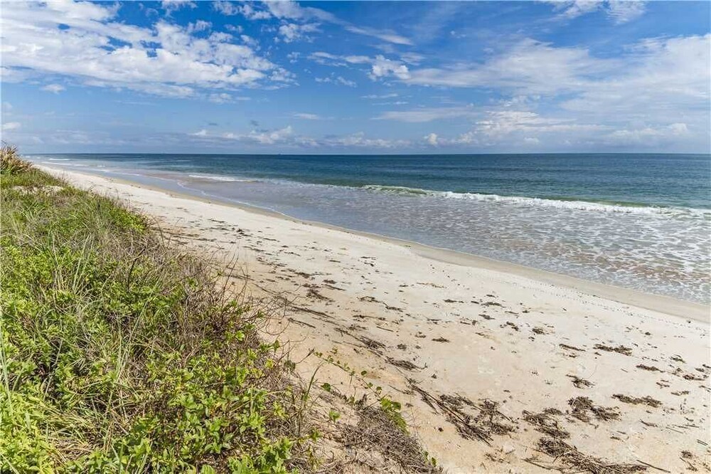 Island Retreat Upper B Ocean Front 2 Bedrooms Sleeps 6 - photo 31