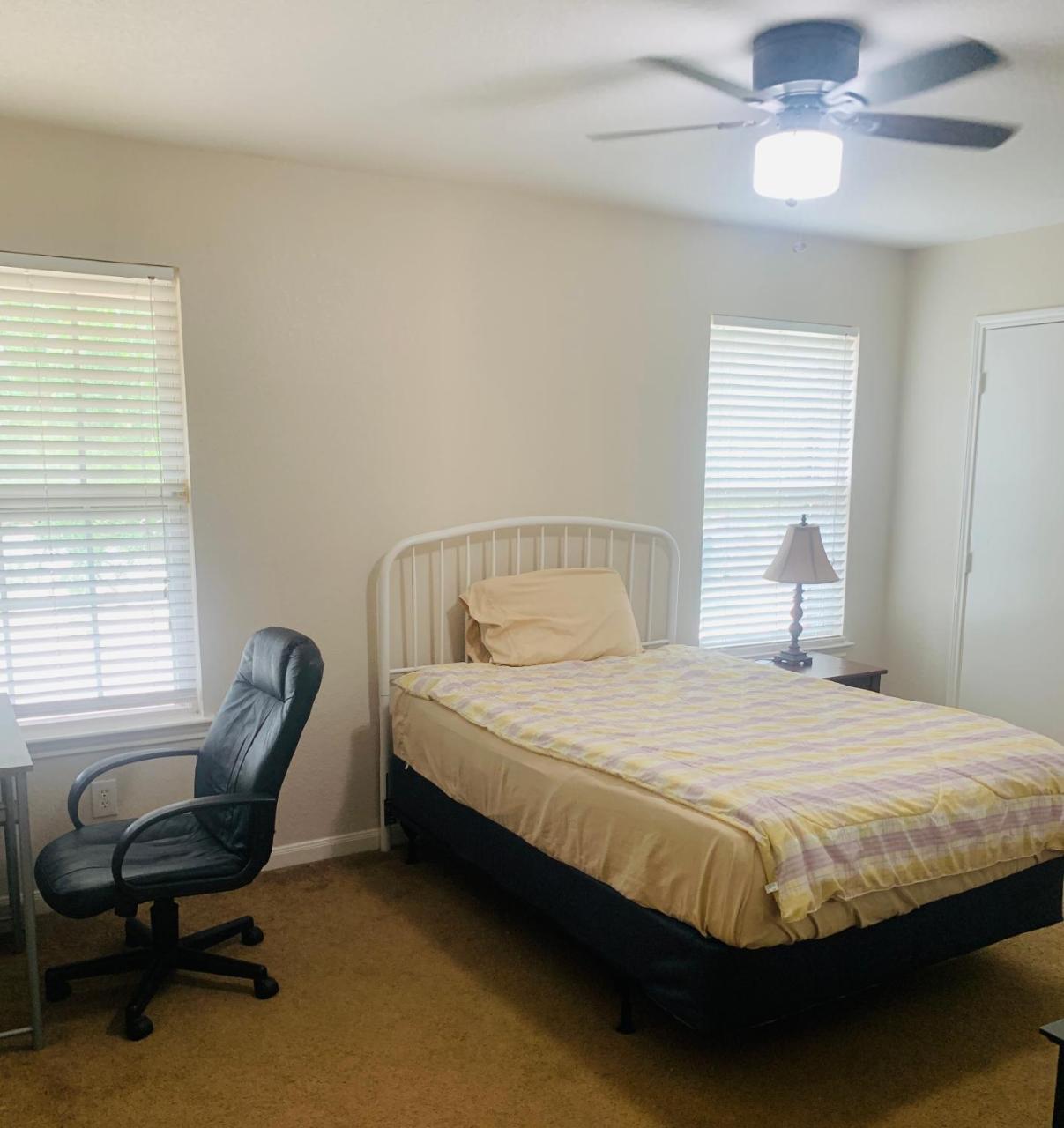 Private Cozy Lock Room 1 — hotel in Cypress