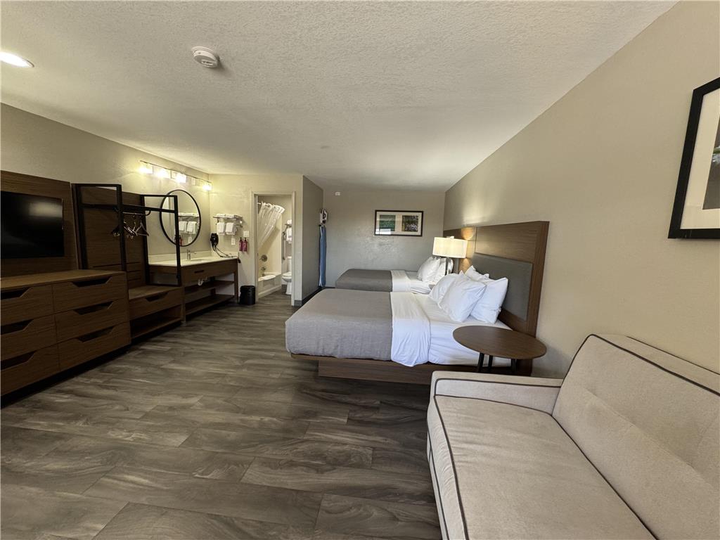 Quality Inn & Suites Near White Sands National Monument - photo 6