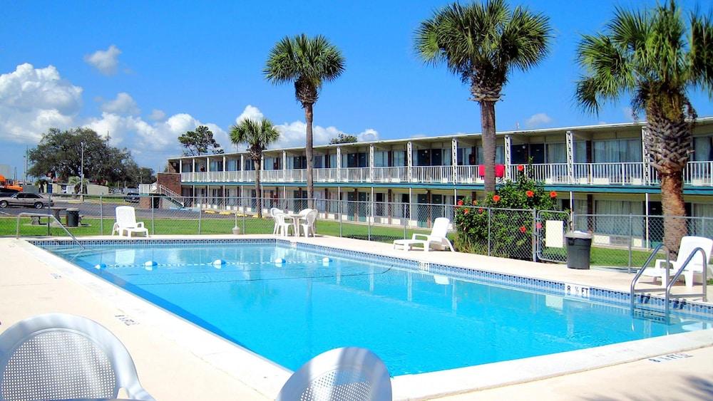 American Quality Lodge Panama City - photo 3