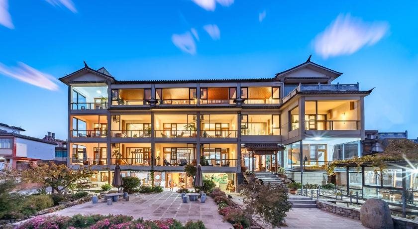 Clouds Cross Erhai Seaview Hotel in Dali, People's Republic of China