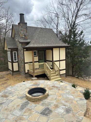 Hearthstone Hideaway at Tudor Suites in Eureka Springs, United States