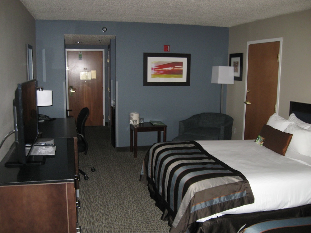 Wingate by Wyndham Fargo - photo 11