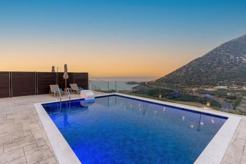 Brikis Villas With 3 Private Pools — 4-Star Luxury Hotel in Irakleion, Greece