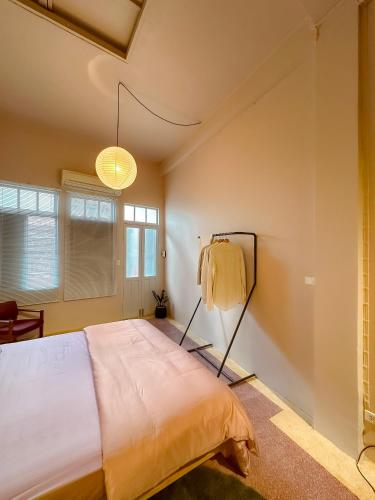 Cozy Room at The Coffee Store Charoenkrung