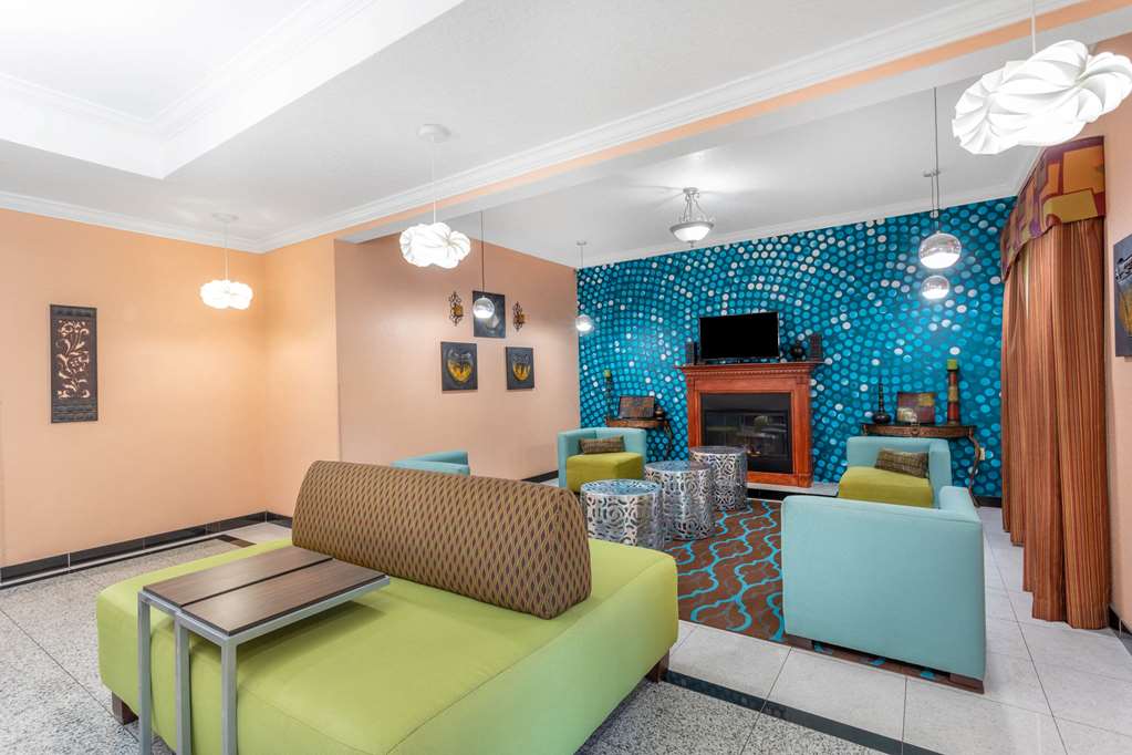 La Quinta Inn & Suites by Wyndham St. Augustine - photo 4