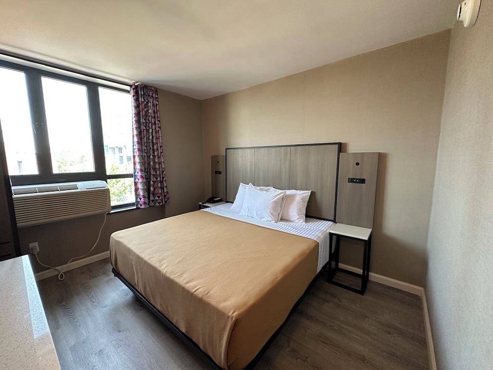 Regal Inn & Suites New York LaGuardia Hotel - photo 5