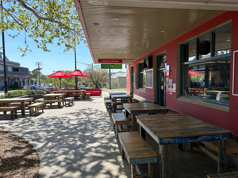 Woolpack Hotel Tumut — hotel in Tumut