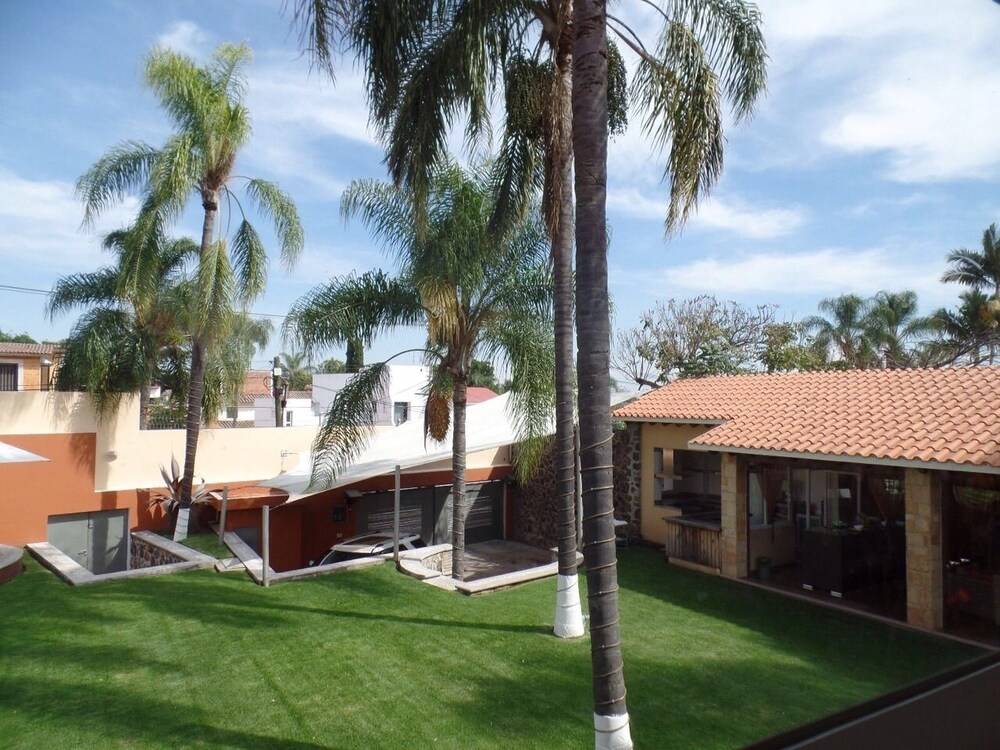 Rio Sonora 410 — 4-Star Luxury Hotel in Cuernavaca, Mexico