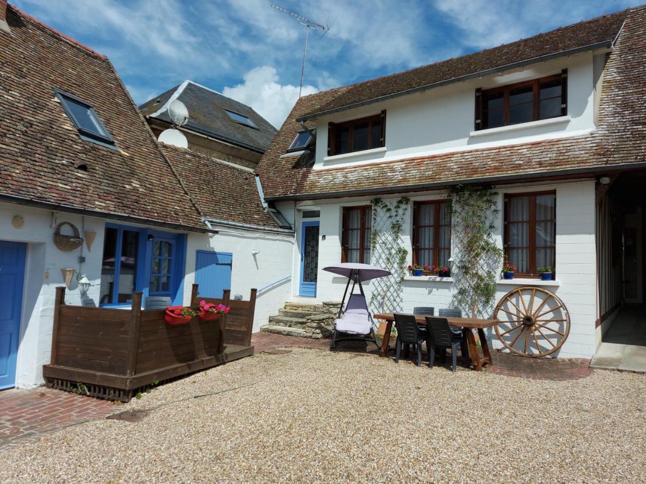 Chez Robins - carbon neutral hotel in Trie-Chateau