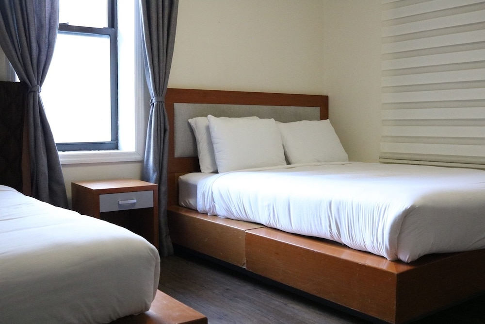 Midtown West Hotel - photo 10