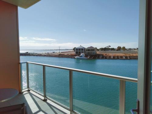 Wallaroo Marina Executive Apartments — 5-Star Luxury Hotel in Wallaroo, Australia