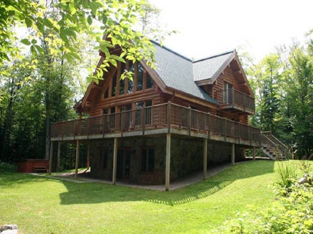 Chalet Dakota — 4-Star Luxury Hotel in Labelle, Canada