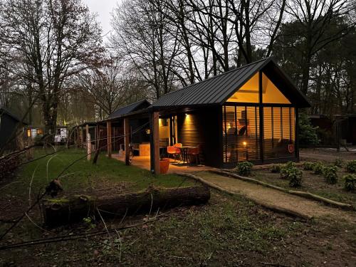 Tiny Lodges for2 Kempenbos — hotel in Diessen