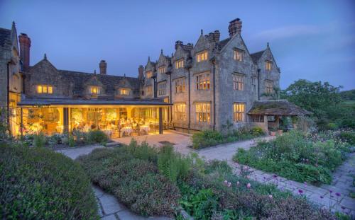 Gravetye Manor — hotel in East Grinstead