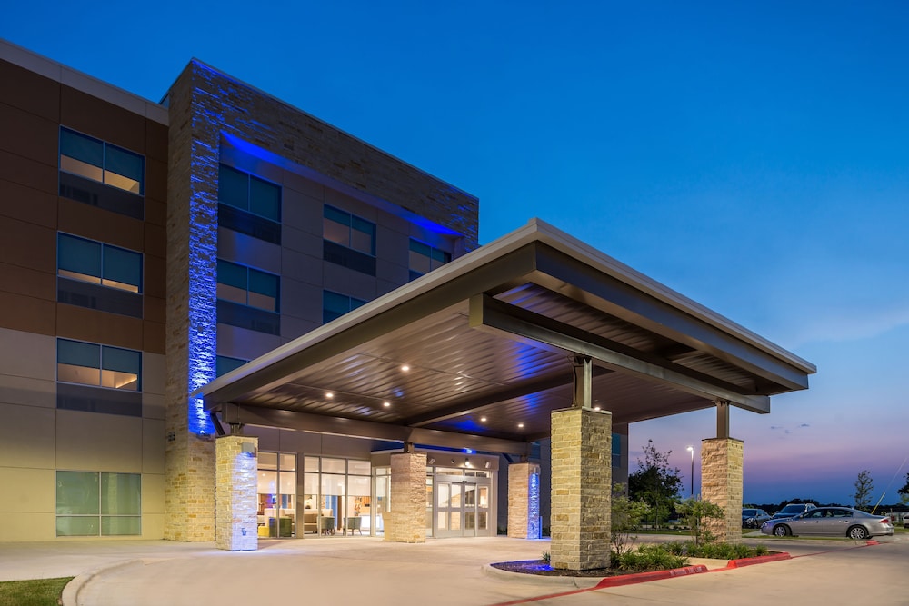Holiday Inn Express Early by IHG - photo 49
