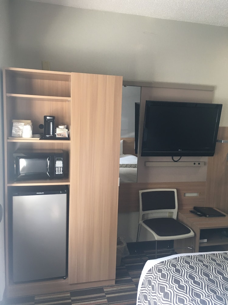 Microtel Inn & Suites by Wyndham Florence - photo 18
