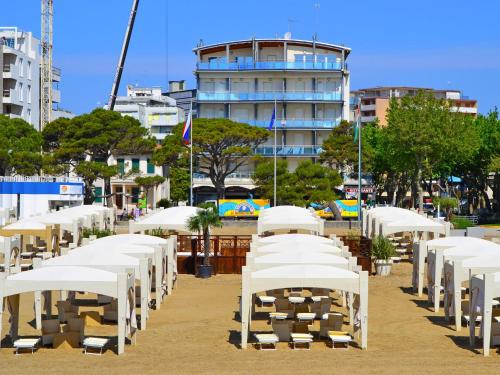 Apartment Sunbeach 1 by Interhome — 4-Star Luxury Hotel in Lignano Sabbiadoro, Italy