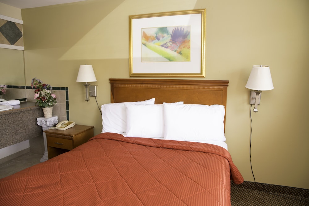 Capri inn and Suites - photo 17