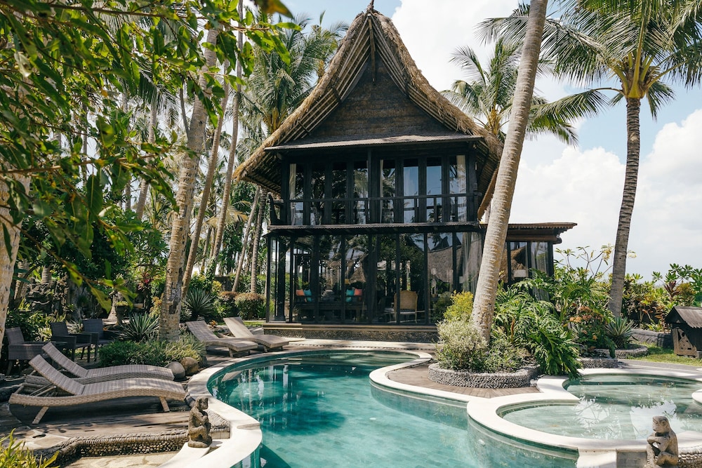 Most Exotic Beachfront Villa Keong — 4-Star Luxury Hotel in Tabanan, Indonesia