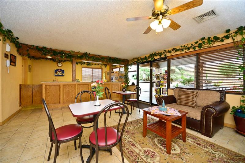 Village Inn of Hardy - photo 17
