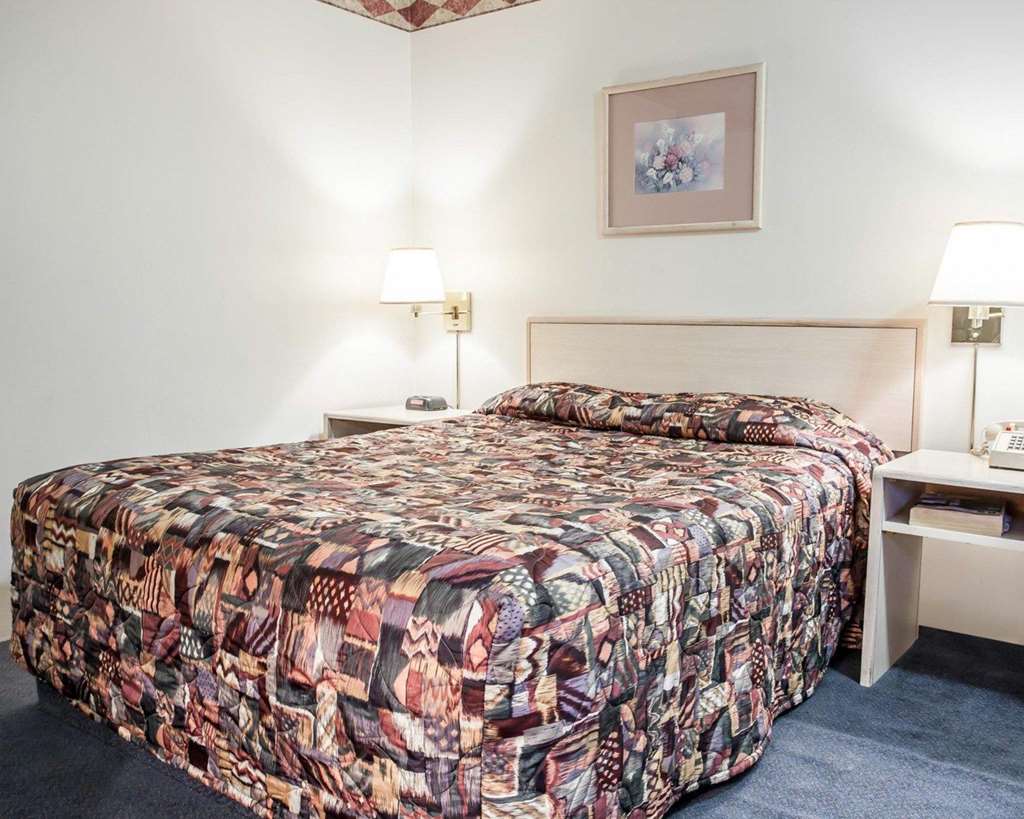 Rodeway Inn and Suites Spokane - photo 7