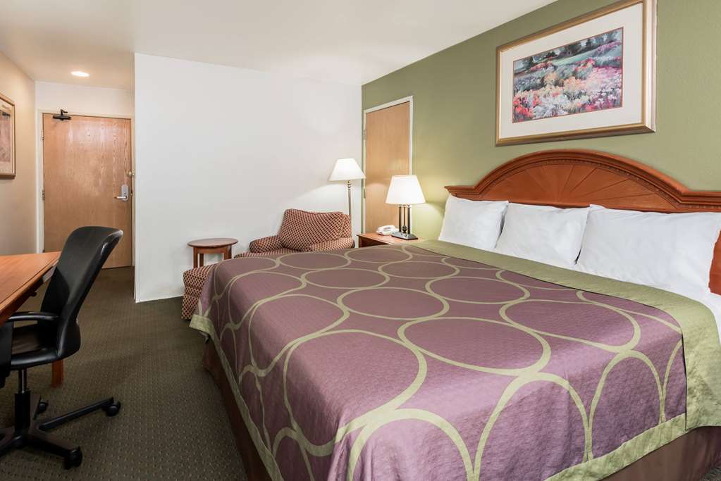 Super 8 by Wyndham Pittsburgh Monroeville - photo 13