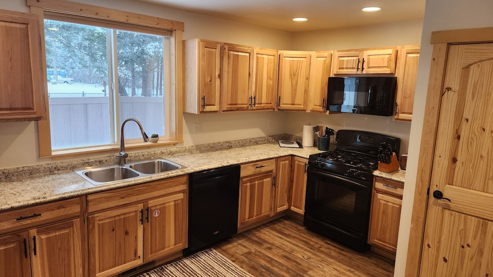 Beargrass Lodging and RV Resort - photo 68