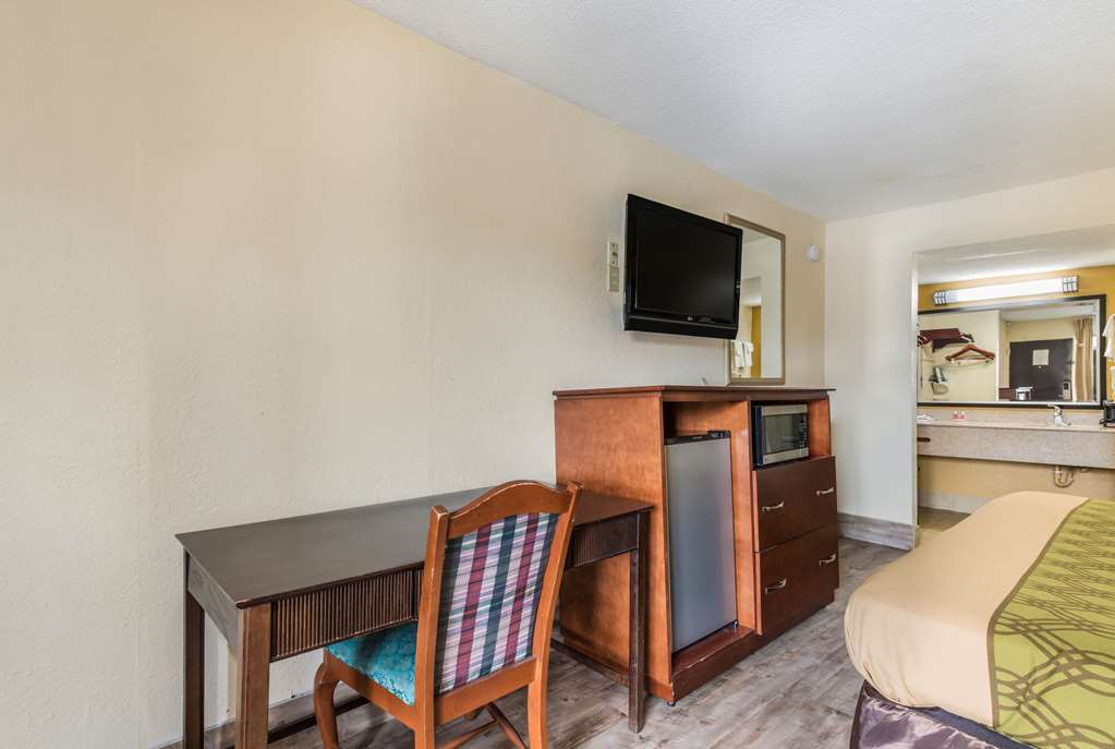 Econo Lodge Salisbury South - photo 29