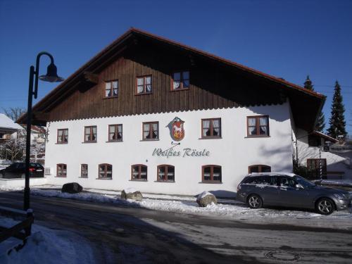 Landhotel Zahns Weißes Rössle ruhig schlafen gut frühstücken lecker essen — hotel in Dietmannsried
