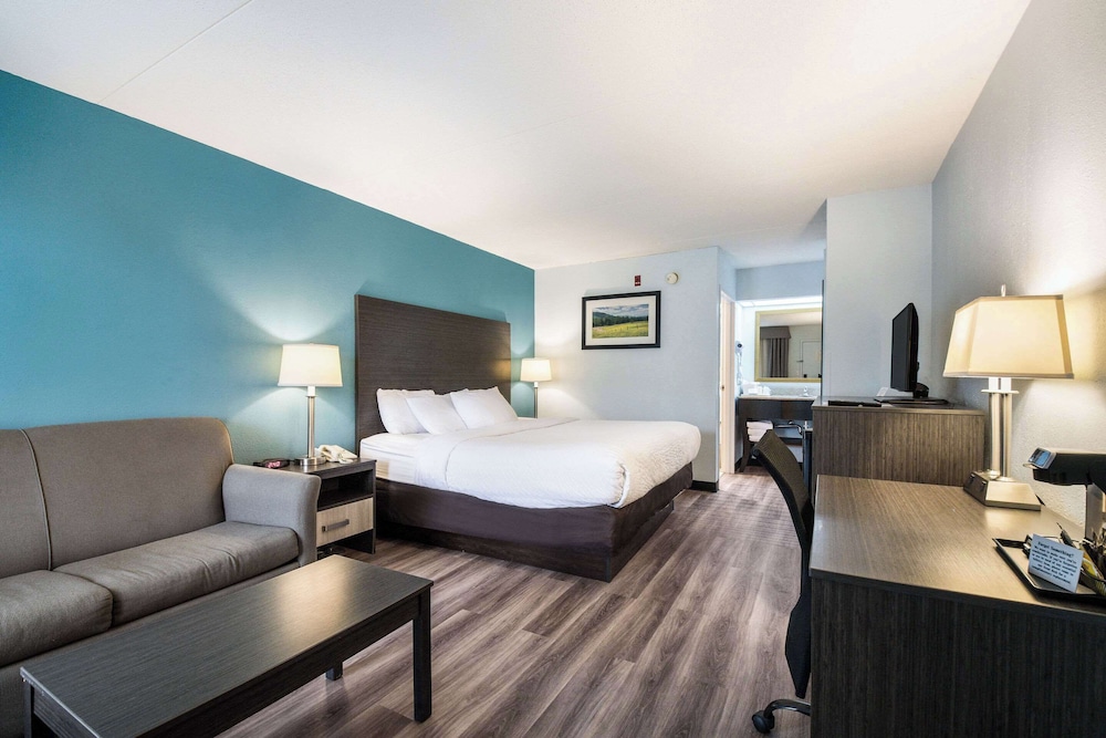 Clarion Inn Cleveland near University - photo 9