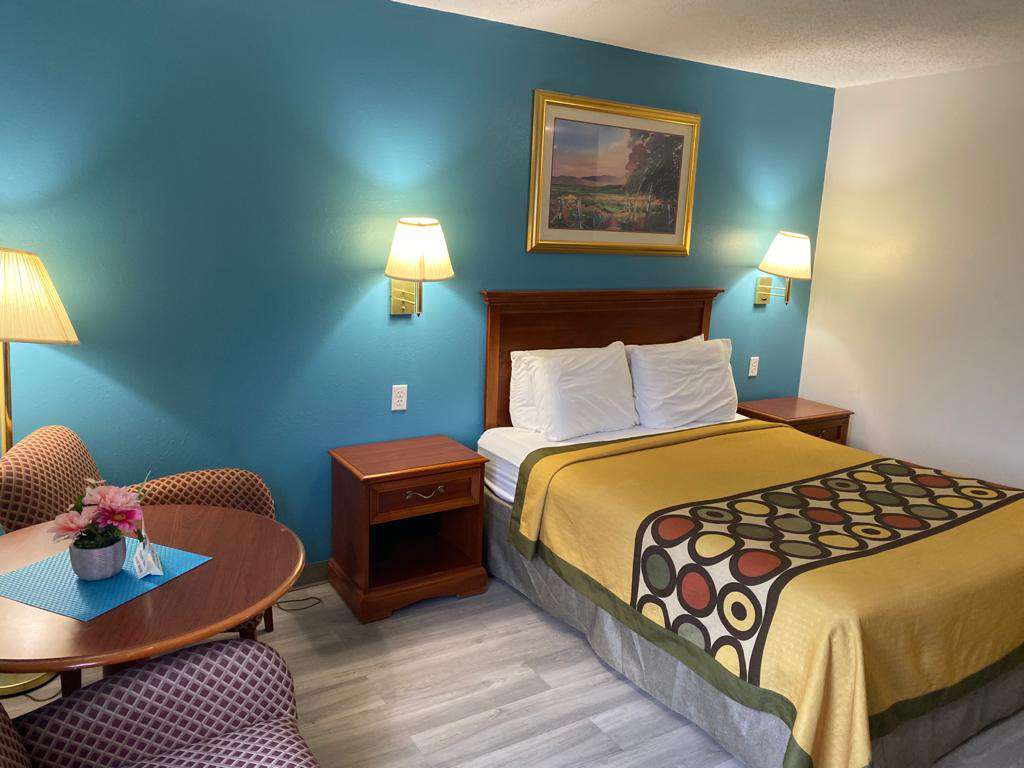 Americas Best Value Inn West Frankfort - photo 19