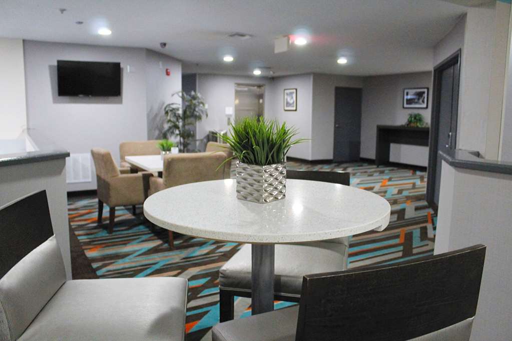 Clarion Inn & Suites DFW North - photo 42