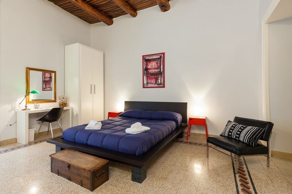 Duomo 22 — 4-Star Luxury Hotel in Naples, Italy