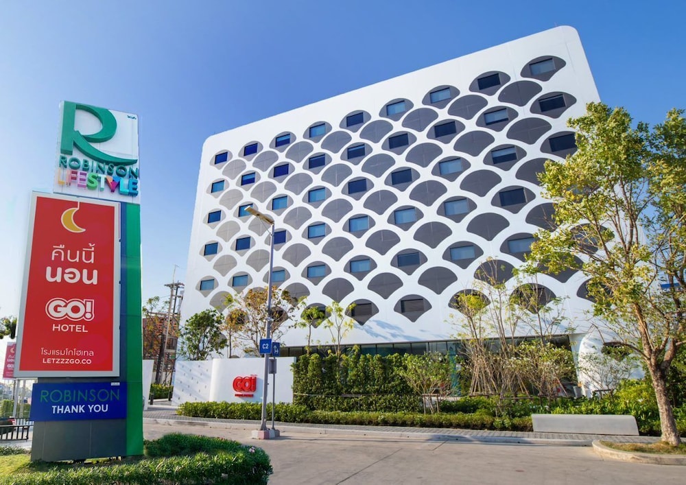 GO Hotel Bowin at Robinson Lifestyle in Si Racha, Thailand