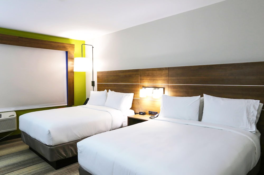 Holiday Inn Express & Suites Houston IAH Beltway 8 by IHG - photo 15