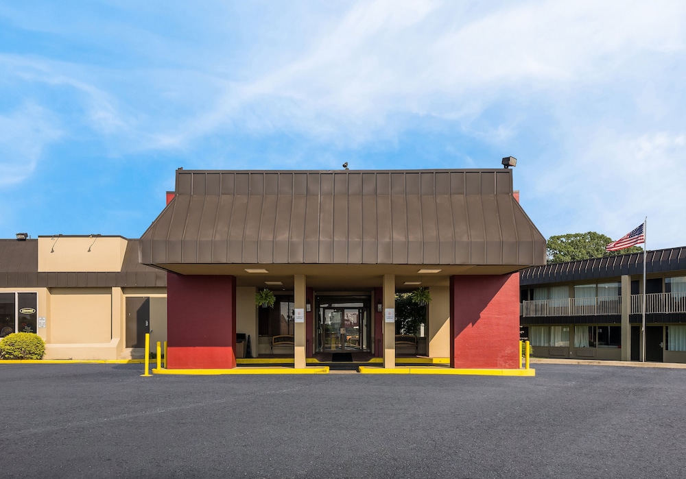 Red Roof Inn Reading - featured photo